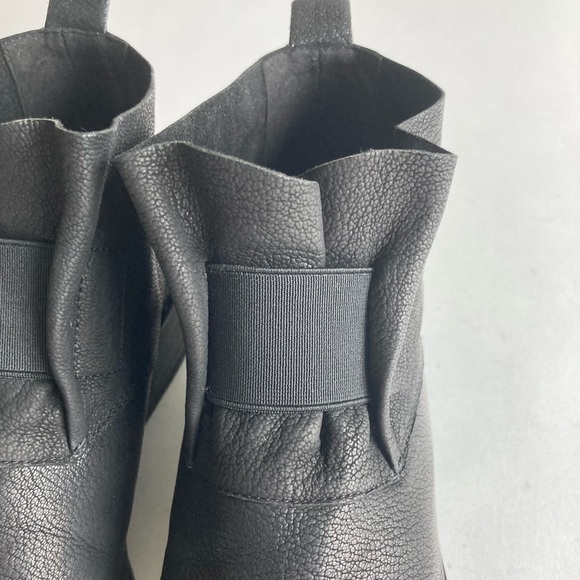 Eileen Fisher Black Genuine Leather Elastic Band Booties size 7 - Picture 6 of 13